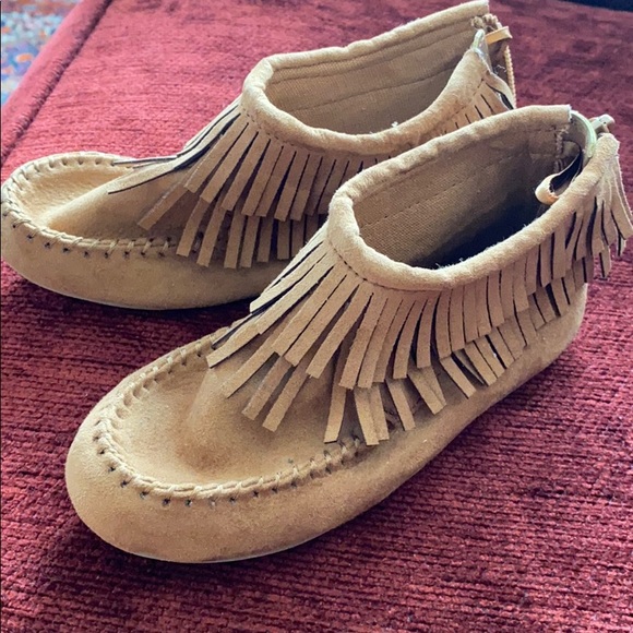 BRAND NEW Tan zip up moccasins